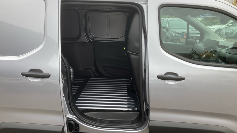 Peugeot Partner Long Diesel 1.5 BlueHDi 100 Professional Plus Van